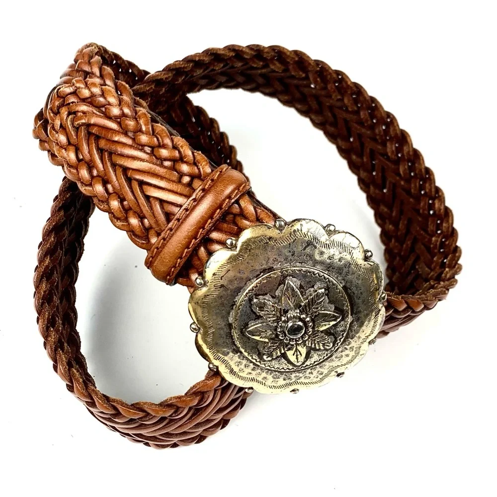 Womans 1.5” Braided Leather Belt With Silver Concho Buckle Size M